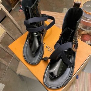 Louis Vuitton Bahia Brazil gladiator black patent leather size 9